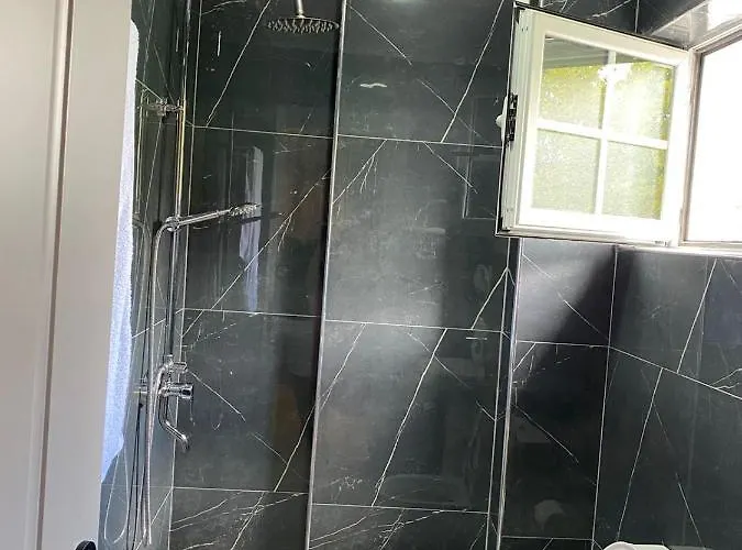 Golden 3* 爱尔巴桑